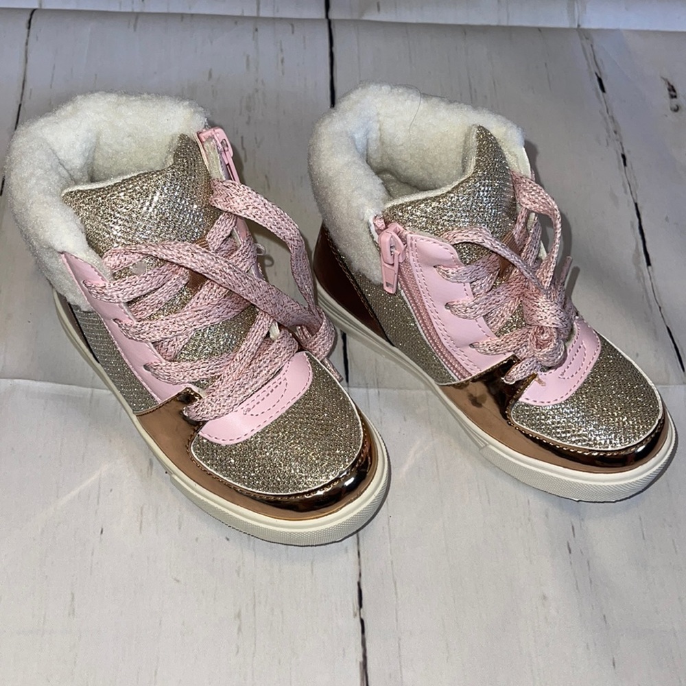 Shoes - Picture 1 of 8